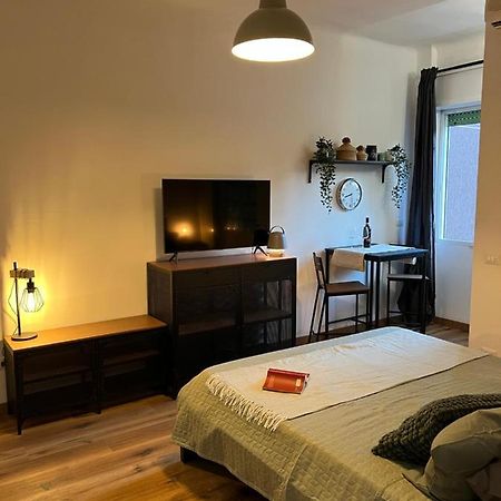 Stylish Apartment 3 Km Away From Duomo - Netflix, Wi-Fi, All Comforts Included Milan Exterior photo